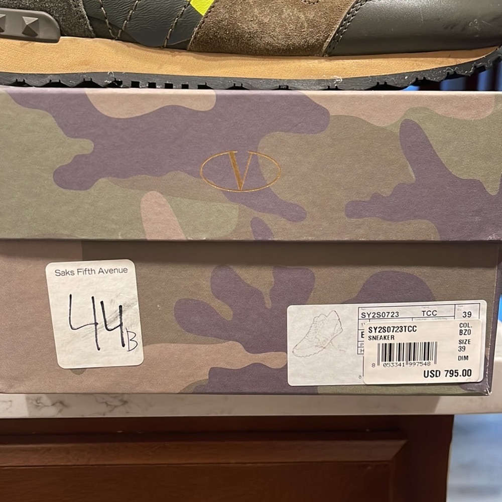 100 % autentic Valentino